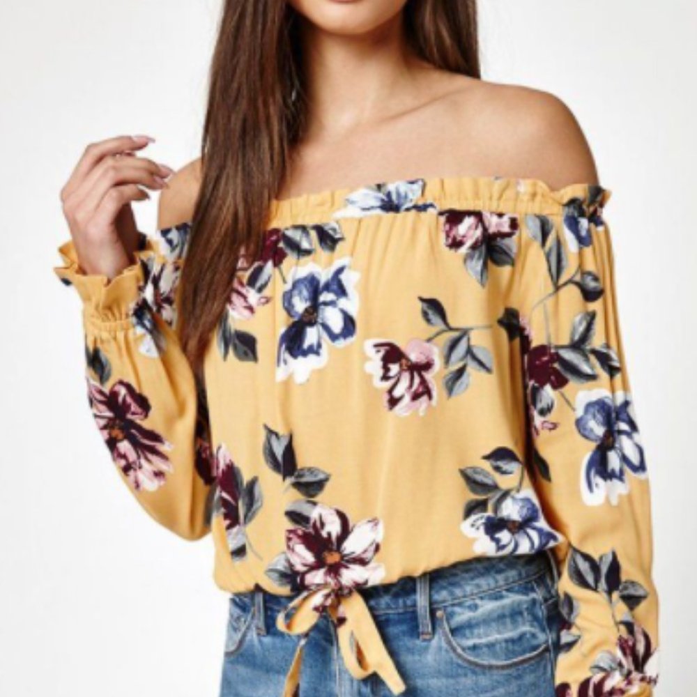 Kendall & Kylie | Drawstring off Shoulder Blouse